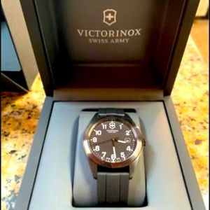 Victorinox Swiss Army watch (men’s)
